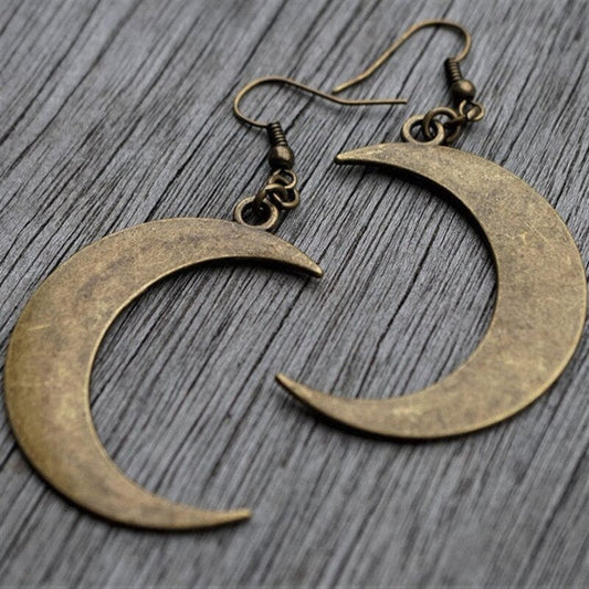 Crescent Moon earrings - Keep Salem Odd